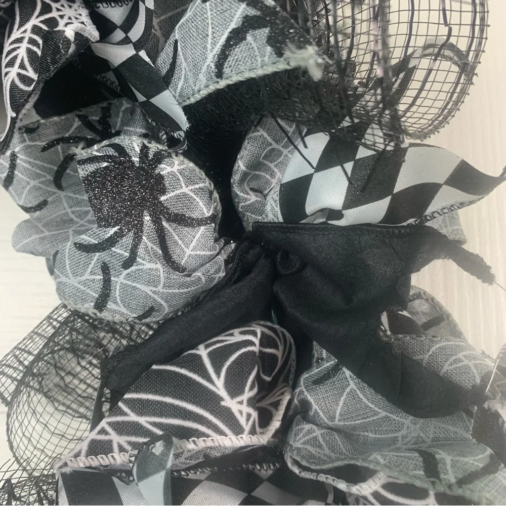 Handmade Halloween Wreath Skull Skeleton Hands Spider Deco Mesh Black White 18